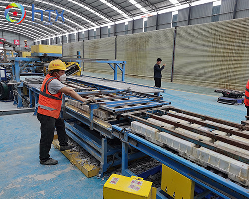 Máquina automática de dosificación de bloques de retención de hormigón línea de producción de piedra artificial