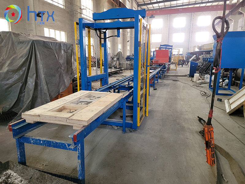 Enclavamiento de la máquina dosificadora de productos químicos de piedra de fundición de cemento que pavimenta la cadena de producción de piedra artificial